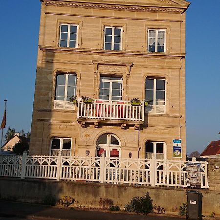 Joyeux Reveil Bed & Breakfast Courseulles-sur-Mer Exterior photo