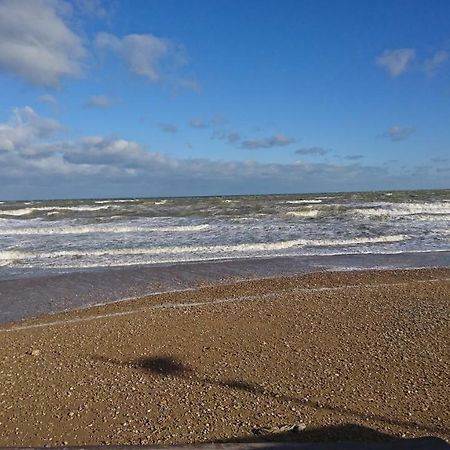 Joyeux Reveil Bed & Breakfast Courseulles-sur-Mer Exterior photo