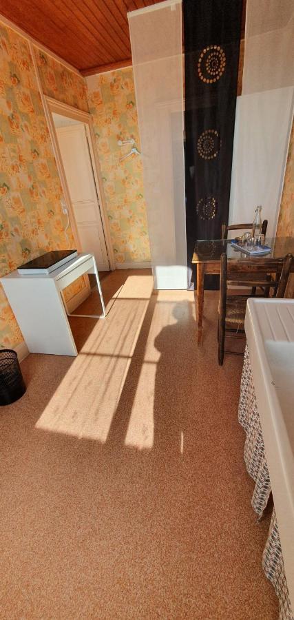 Joyeux Reveil Bed & Breakfast Courseulles-sur-Mer Exterior photo