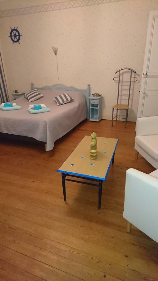 Joyeux Reveil Bed & Breakfast Courseulles-sur-Mer Exterior photo